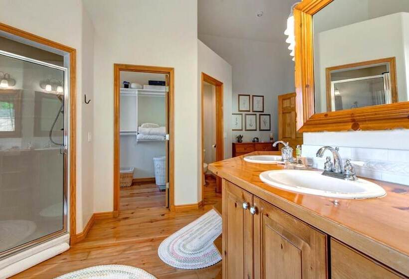 Nordic Retreat 5 Bedrooms Pac 2410 By Kbm