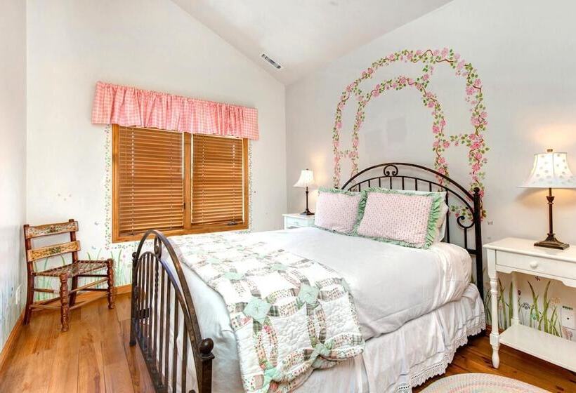 Nordic Retreat 5 Bedrooms Pac 2410 By Kbm