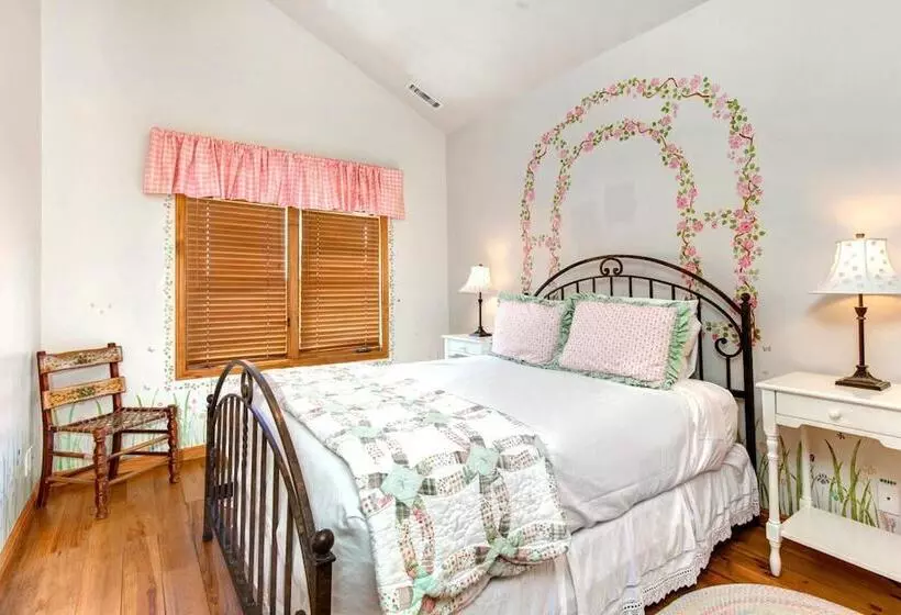 Nordic Retreat 5 Bedrooms Pac 2410 By Kbm