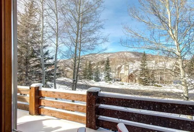 Nordic Retreat 5 Bedrooms Pac 2410 By Kbm