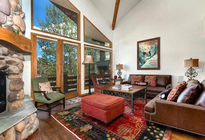 Nordic Retreat 5 Bedrooms Pac 2410 By Kbm