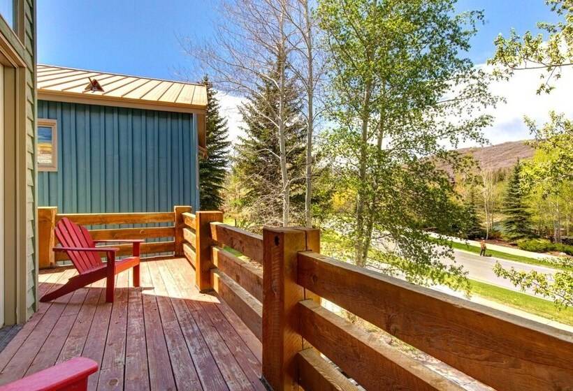 Nordic Retreat 5 Bedrooms Pac 2410 By Kbm