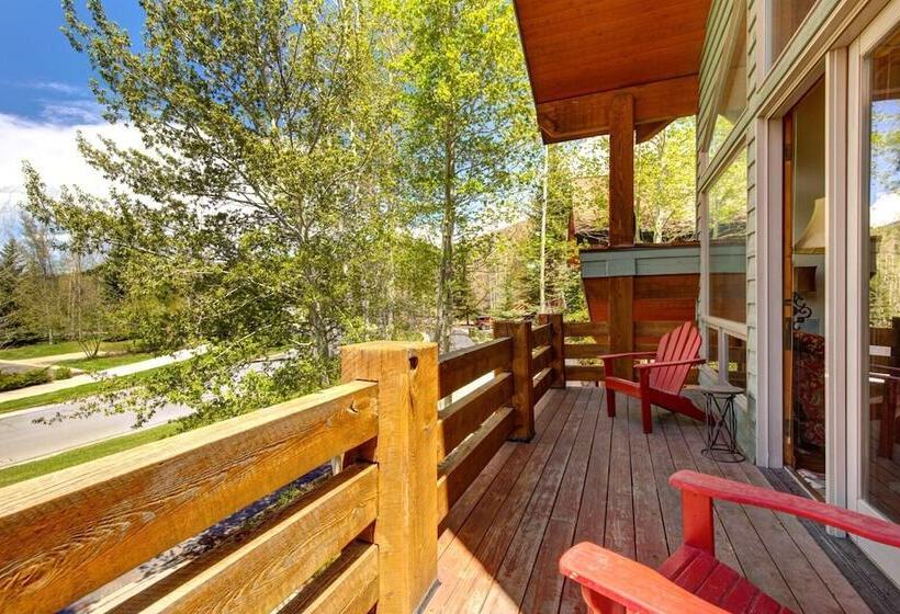 Nordic Retreat 5 Bedrooms Pac 2410 By Kbm