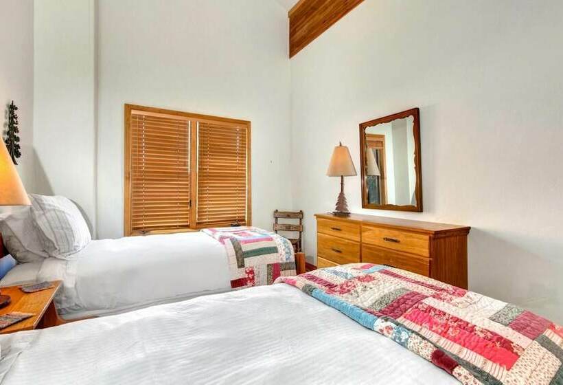 Nordic Retreat 5 Bedrooms Pac 2410 By Kbm