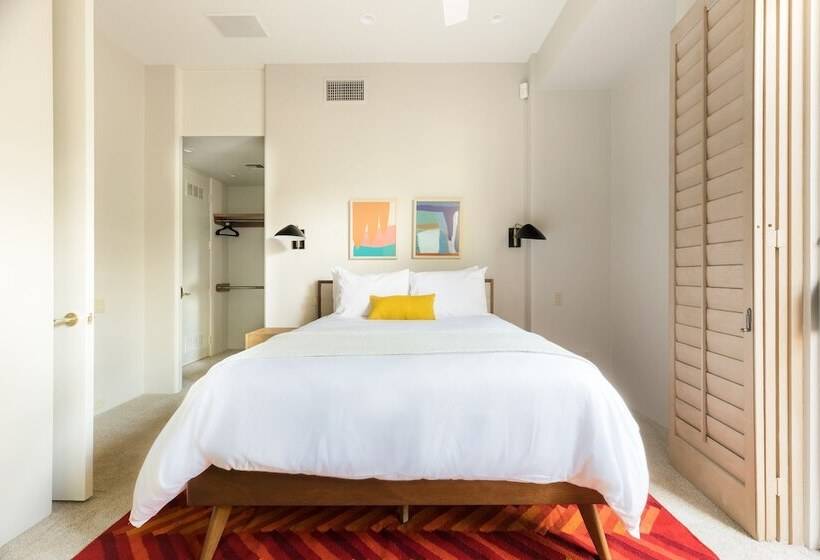 Moonshine By Avantstay Modern & Stylish Estate W/ Bar, Fire Pit & Hot Tub 5 Bd