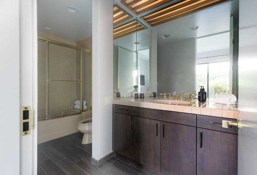 Moonshine By Avantstay Modern & Stylish Estate W/ Bar, Fire Pit & Hot Tub 5 Bd