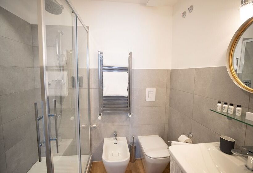 اقامتگاه Grand Hotel Duchi D Aosta Apartments