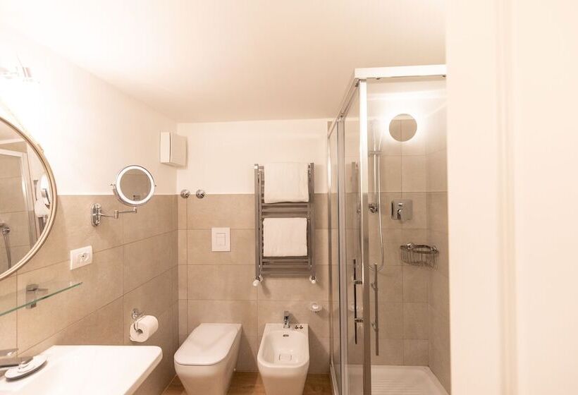 اقامتگاه Grand Hotel Duchi D Aosta Apartments