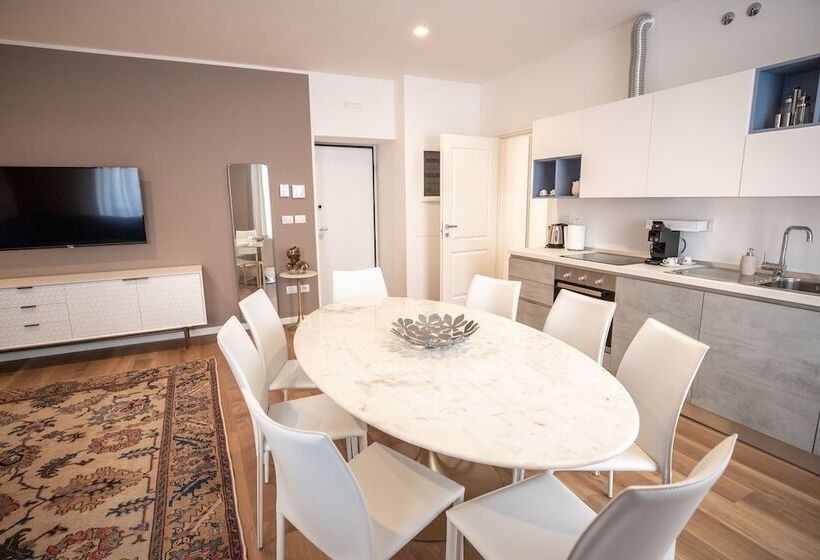 اقامتگاه Grand Hotel Duchi D Aosta Apartments