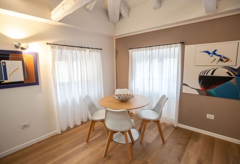 اقامتگاه Grand Hotel Duchi D Aosta Apartments