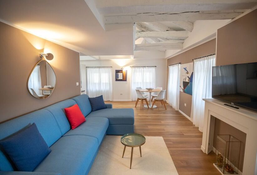 اقامتگاه Grand Hotel Duchi D Aosta Apartments