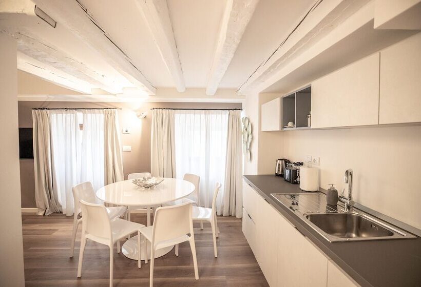 اقامتگاه Grand Hotel Duchi D Aosta Apartments