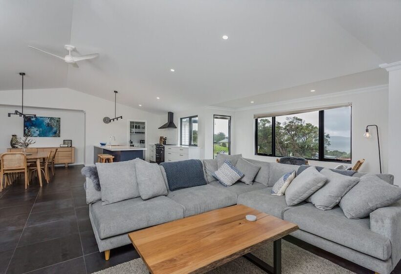 اقامتگاه Vancouver S End By The Bnb Collection