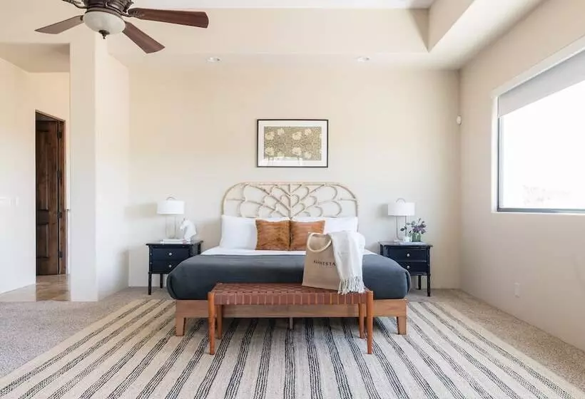 Sunbeam By Avantstay Elegant, Private Desert Home W/ Infinity Pool, Spa & View