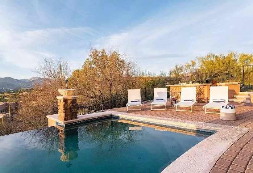 Sunbeam By Avantstay Elegant, Private Desert Home W/ Infinity Pool, Spa & View