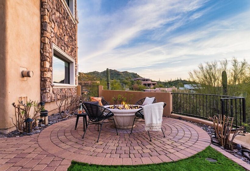 Sunbeam By Avantstay Elegant, Private Desert Home W/ Infinity Pool, Spa & View