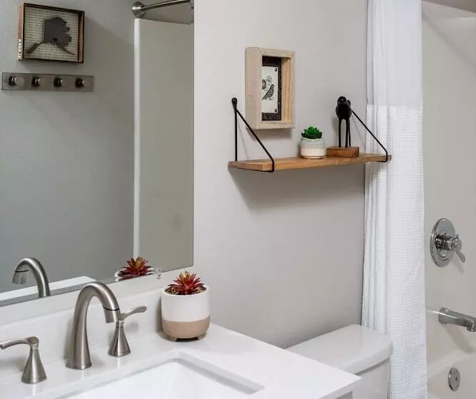 Susitna Suites