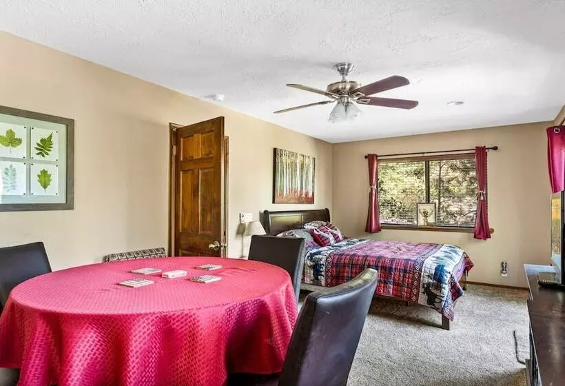 Sutter Ln By Avantstay Beautifully Remodeled Kitchen,4cabin Chic Bedrooms