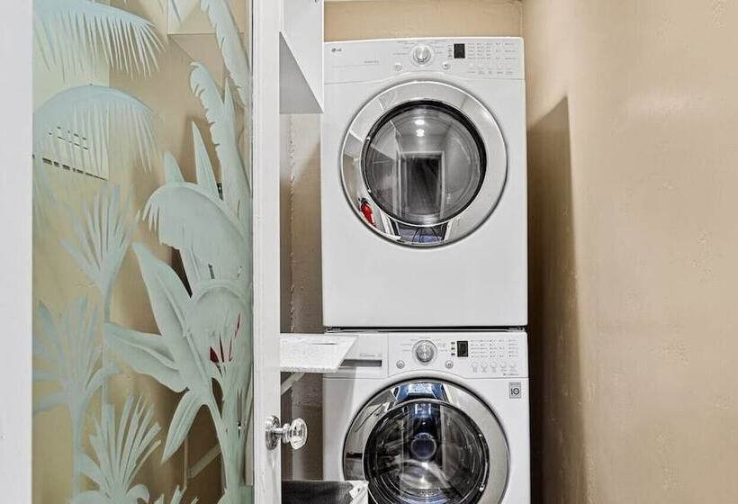 Sutter Ln By Avantstay Beautifully Remodeled Kitchen,4cabin Chic Bedrooms