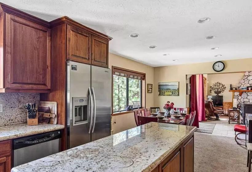 Sutter Ln By Avantstay Beautifully Remodeled Kitchen,4cabin Chic Bedrooms
