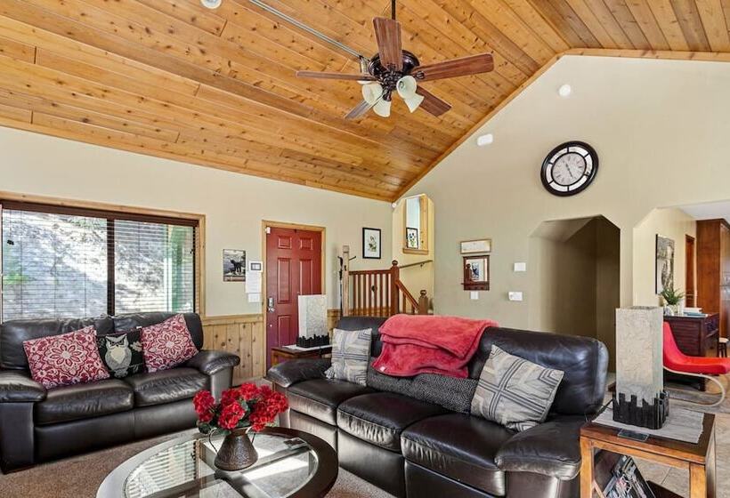Sutter Ln By Avantstay Beautifully Remodeled Kitchen,4cabin Chic Bedrooms