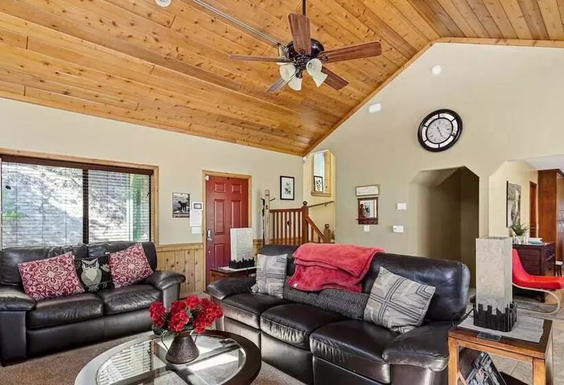 Sutter Ln By Avantstay Beautifully Remodeled Kitchen,4cabin Chic Bedrooms