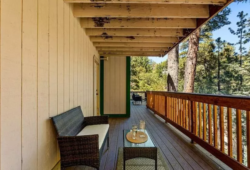 Sutter Ln By Avantstay Beautifully Remodeled Kitchen,4cabin Chic Bedrooms