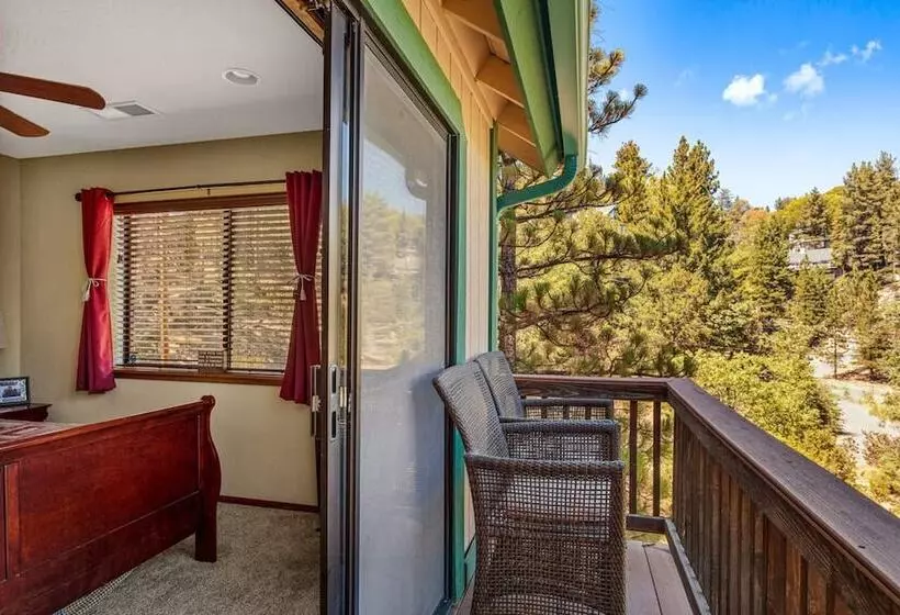 Sutter Ln By Avantstay Beautifully Remodeled Kitchen,4cabin Chic Bedrooms