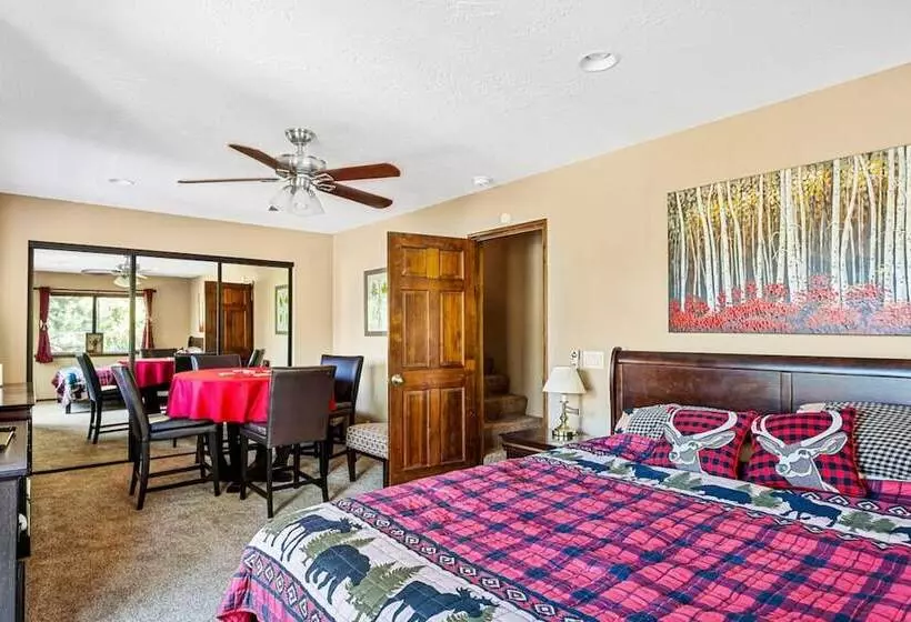 Sutter Ln By Avantstay Beautifully Remodeled Kitchen,4cabin Chic Bedrooms