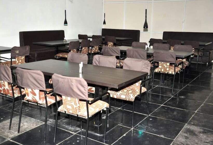 צימר Cosmopolitan Cultural Centre