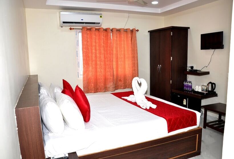 צימר Cosmopolitan Cultural Centre