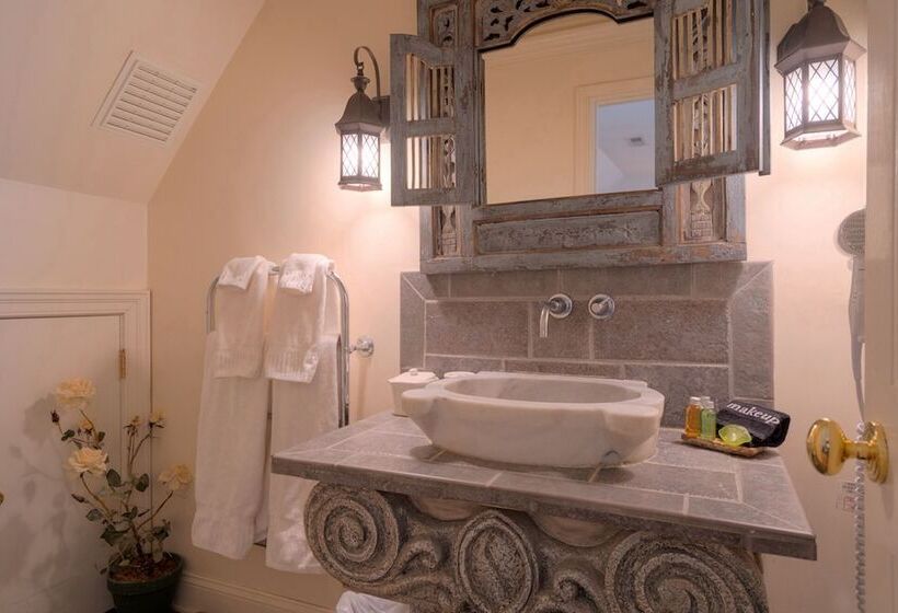 צימר Nesselrod On The New