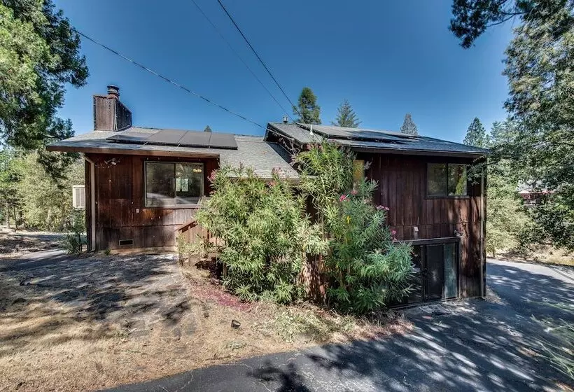 Grizzly Bear Lodge Rustic Cabin By Yosemite Region Resorts