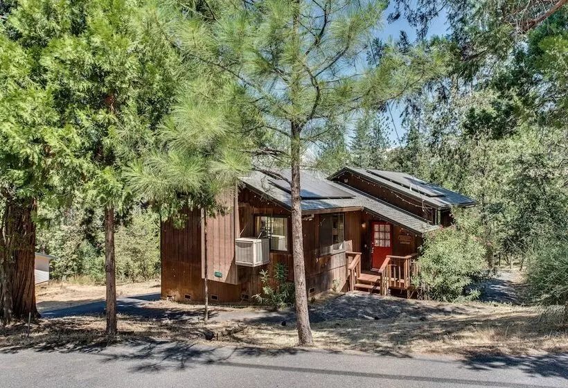 Grizzly Bear Lodge Rustic Cabin By Yosemite Region Resorts