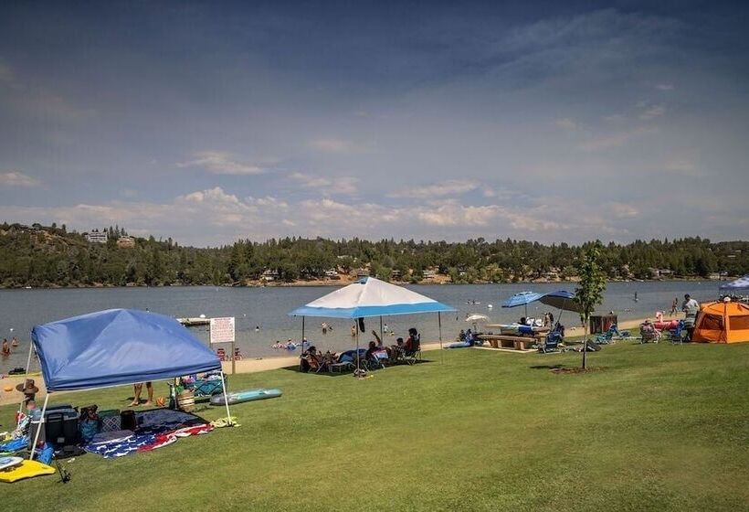 Grizzly Bear Lodge Rustic Cabin By Yosemite Region Resorts