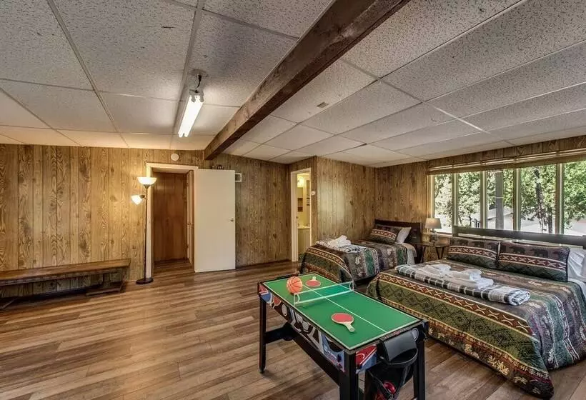 Grizzly Bear Lodge Rustic Cabin By Yosemite Region Resorts