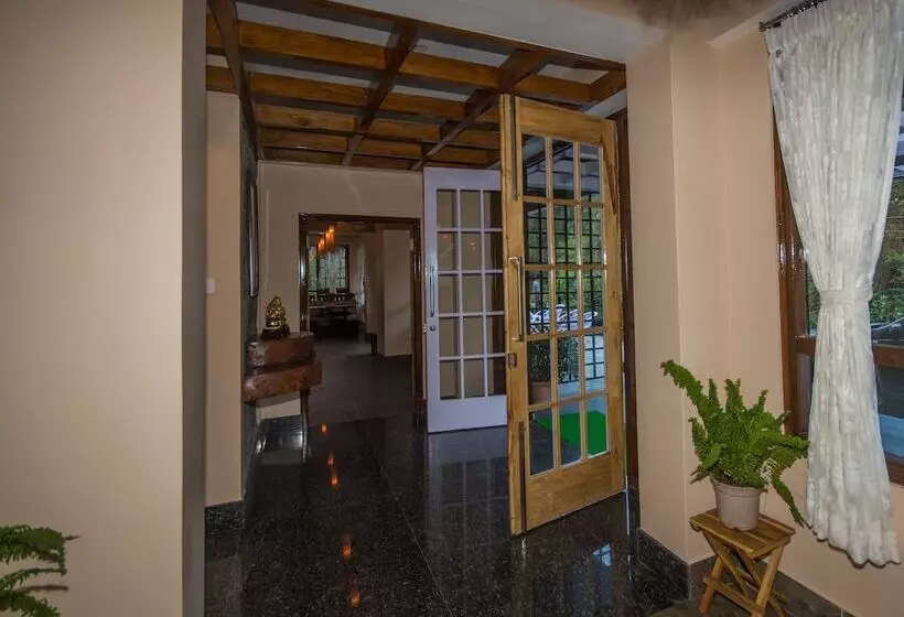 هتل 100 Petals Gangtok 12 Mins From Mg Marg