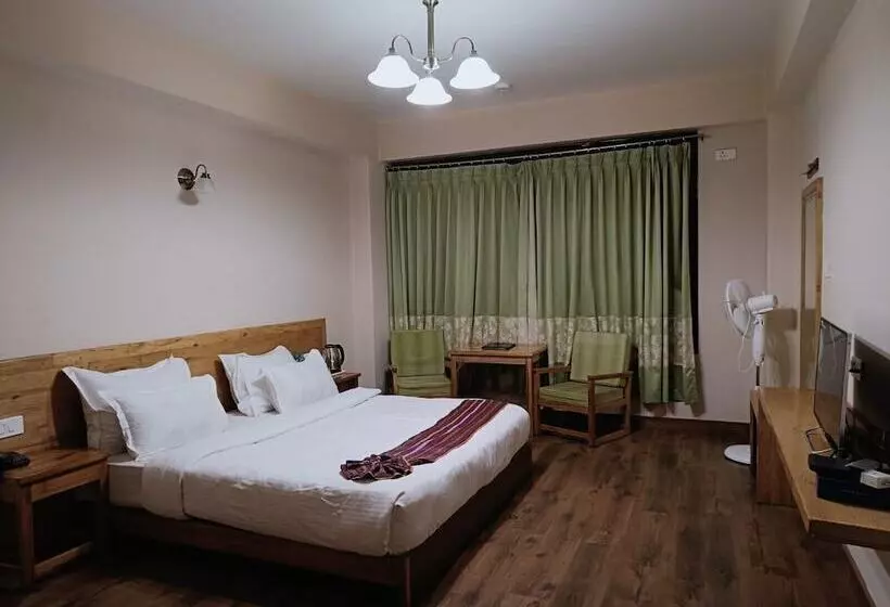 هتل 100 Petals Gangtok 12 Mins From Mg Marg