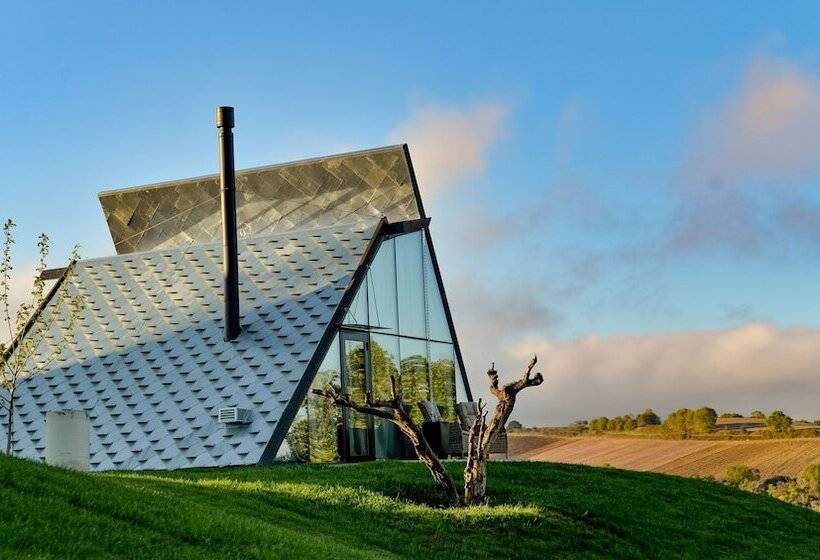 Отель 3 Hills Boutique