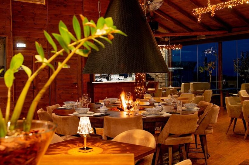 Отель 3 Hills Boutique