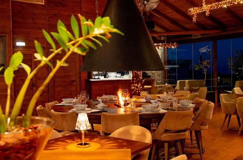 Hotelli 3 Hills Boutique