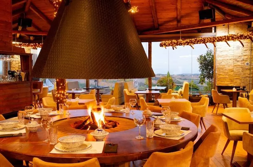 Hotelli 3 Hills Boutique