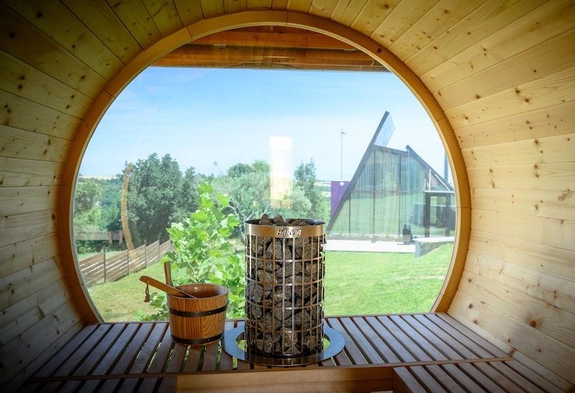 Отель 3 Hills Boutique