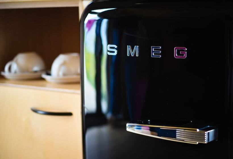 Отель 3 Hills Boutique