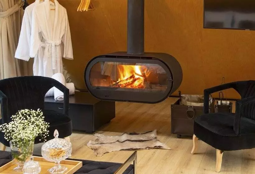 Hotelli 3 Hills Boutique