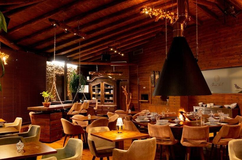 Отель 3 Hills Boutique