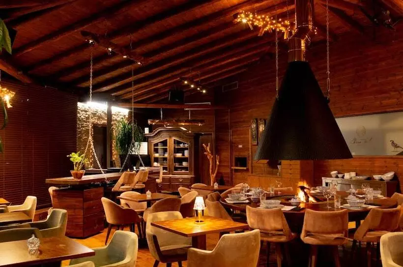 Hotelli 3 Hills Boutique