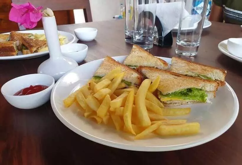 Hotel Aaria Residency