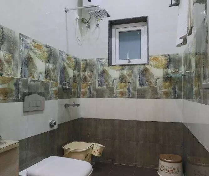 Hotel Aaria Residency