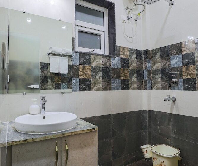 בית מלון כפרי Aaria Residency